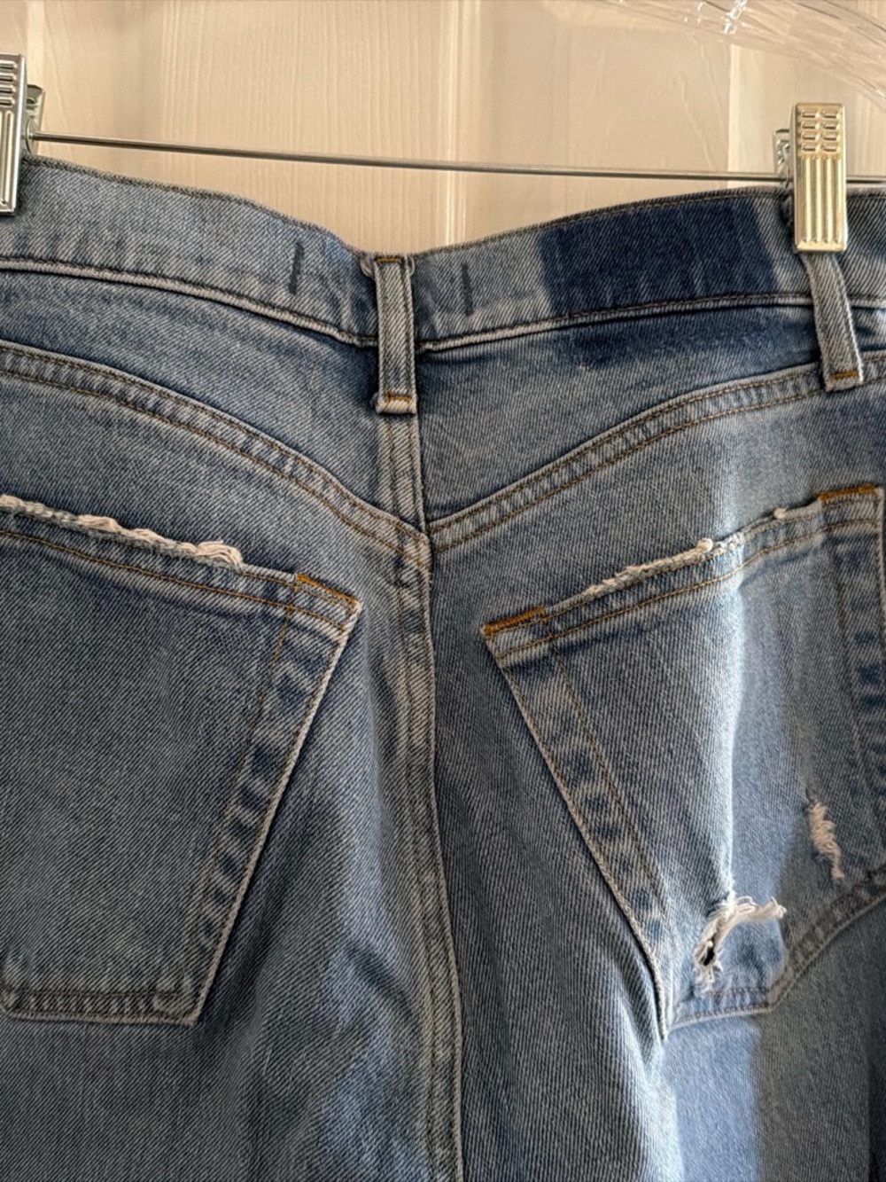 Abercrombie & Fitch Women’s Crossover Light Wash Straight Jeans - Picture 6 of 8